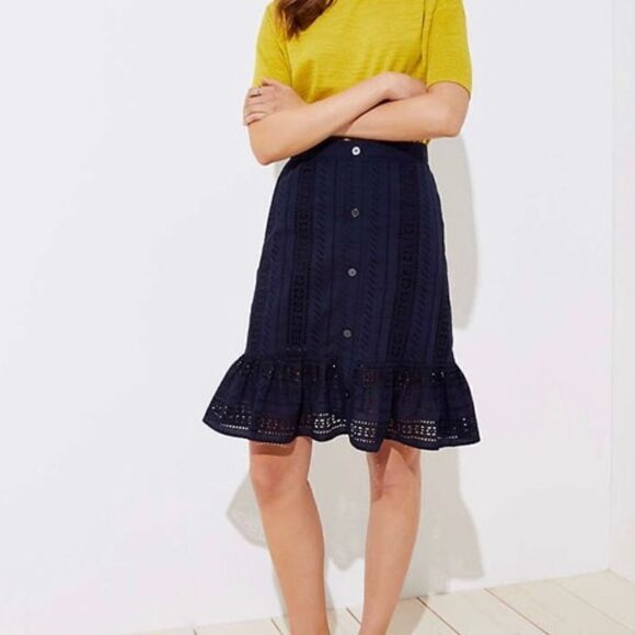 Loft NWT button front fit and flair skirt Eyelet detail size 6 - Picture 7 of 7
